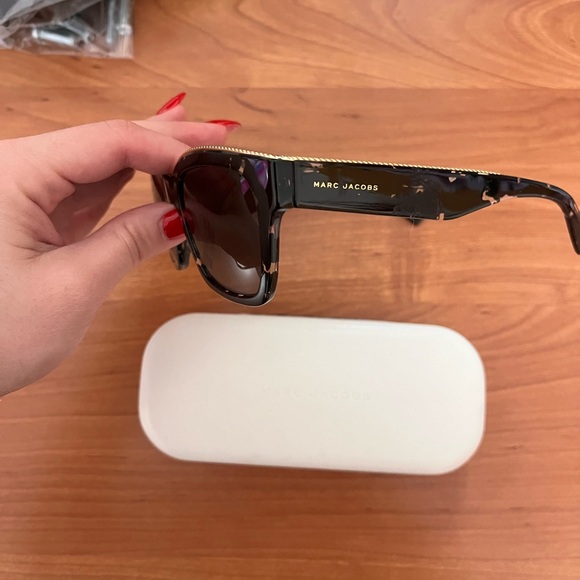 Marc Jacobs Sunglasses - Picture 3 of 7